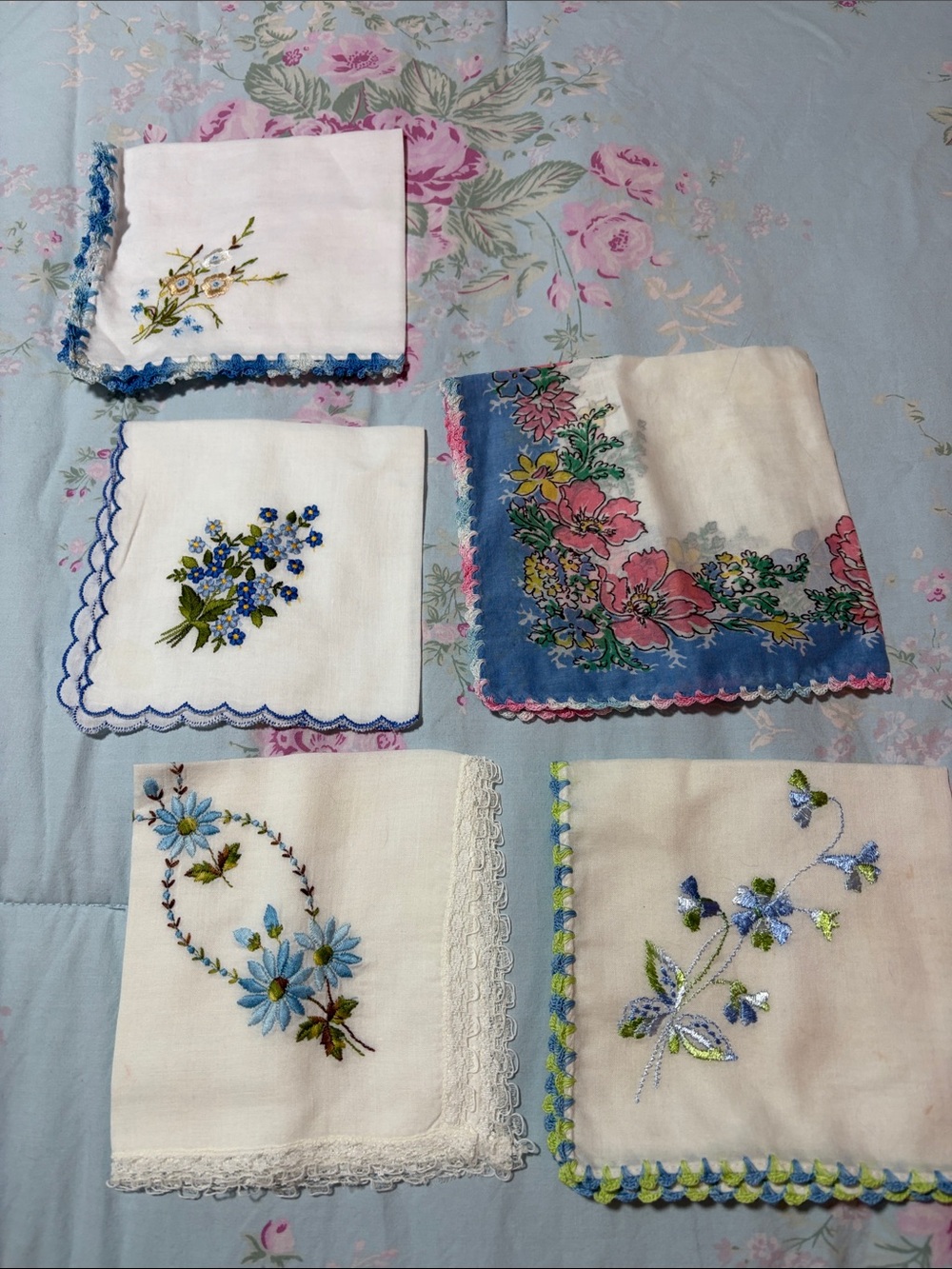 Vintage Embroidered Floral Handkerchief Set - Blue and White